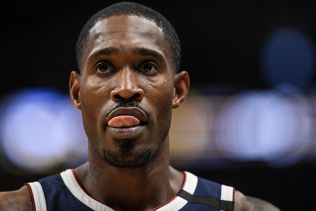 布朗32分米切尔空砍33分 凯尔特人大胜骑士1-0