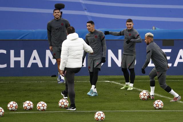 谢晖为什么坚持压着打：压着打目的是争夺球权